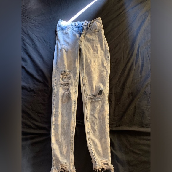 ripped skinny jeans with ying yang print - Picture 1 of 3